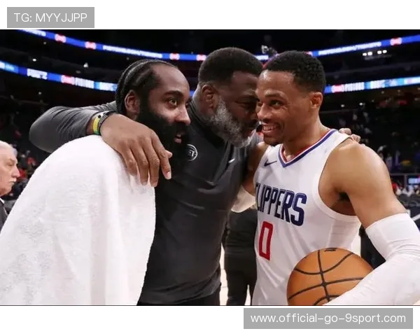 快船更衣室矛盾公开化，冬窗补强成必需