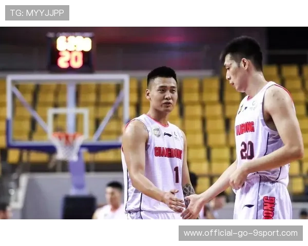 误解与期待交错，赵睿的新疆岁月，赵睿履历