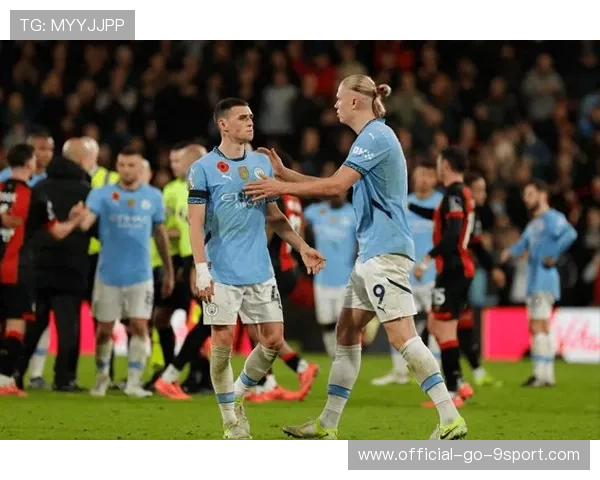 福登禁区内接球晃动,冷静施射洞穿对方球门 福登禁区内接球晃动,冷静施射洞穿对方球门